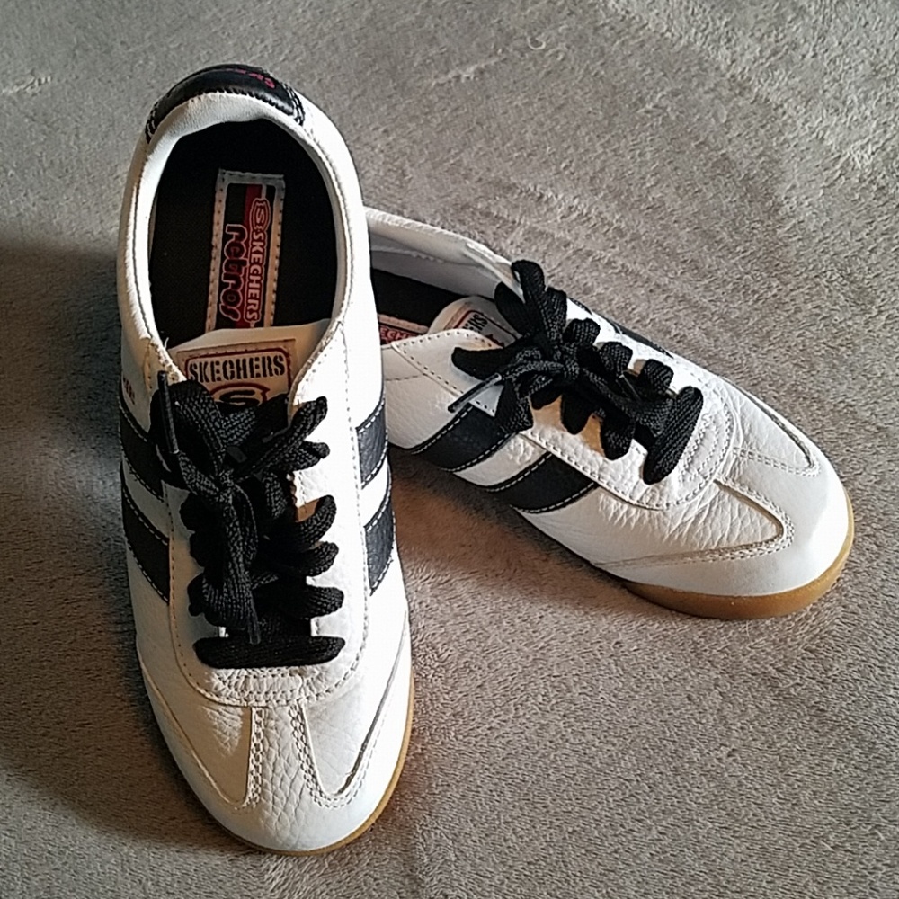 Sketchers Retros leather sneakers sz 8 EUC